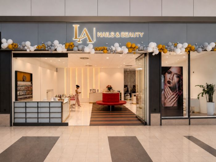 Storefront LA Nails & Beauty